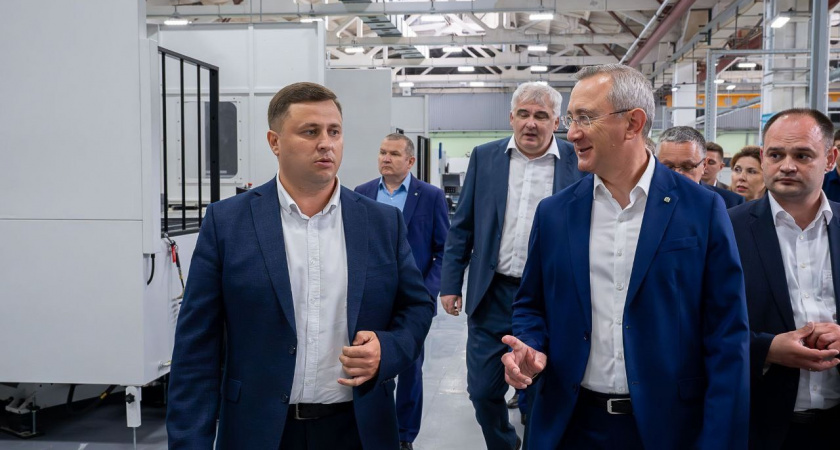 Губернатор Шапша посетил завод "Тайфун": планы модернизации и решение социальных вопросов