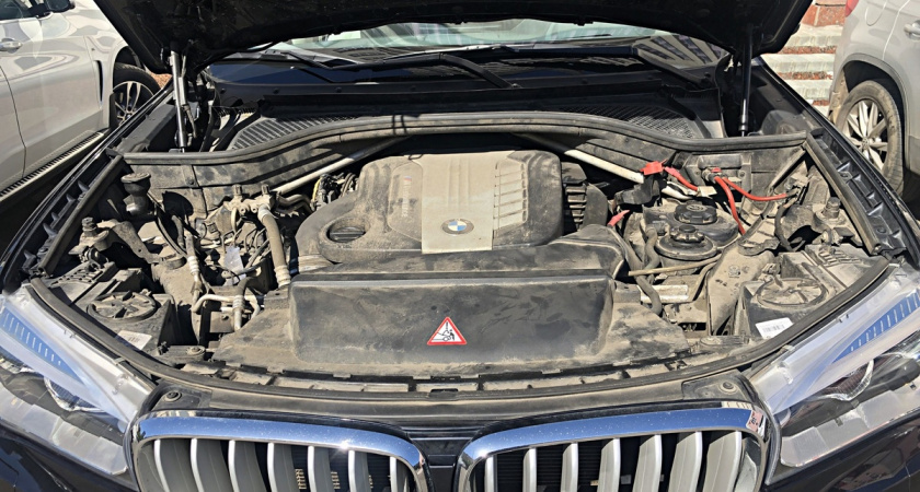 Как открыть застрявший капот