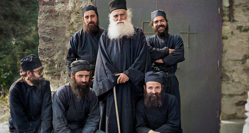 Мудрые правила жизни от афонских старцев: 40 уроков о мыслях и их влиянии.