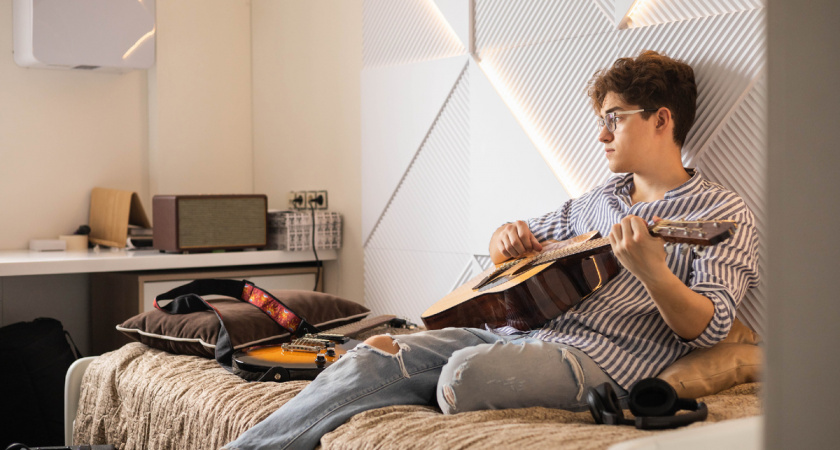 Сдала квартиру студенту, а он год не платит за проживание.