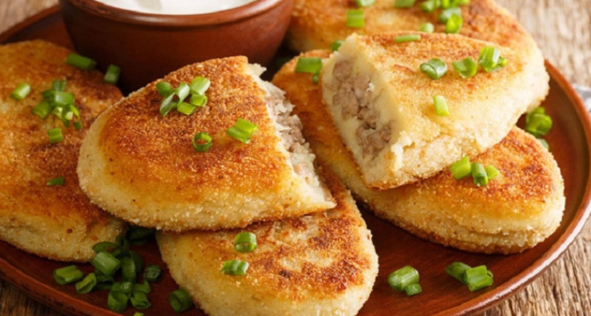 Приготовим картофельные зразы с мясом: вкусный семейный обед экономно