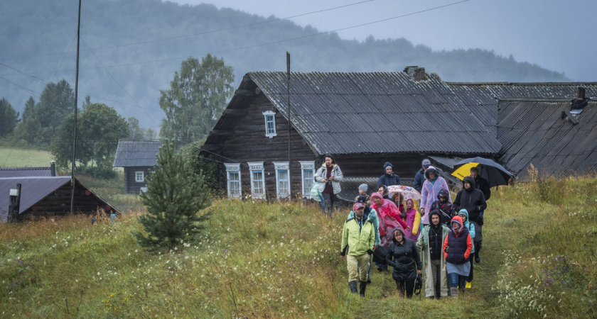 Американец заглядывает в русский огород и хватает калькулятор