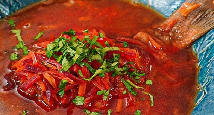 Варим необычный борщ с жареными карасями по рецепту 1908 года