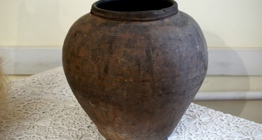 Европейцы платят тысячи: храним картошку в русских корчагах до мая без холодильника