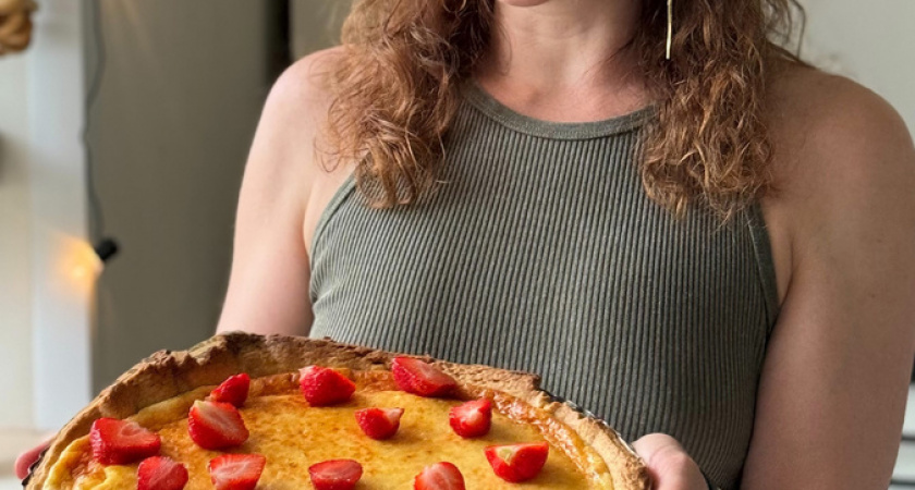 Готовим ленивый пудинг за минуты: хурма и какао