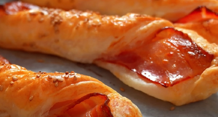 Готовим слои с беконом на скорую руку для уютного утра