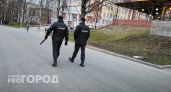 В Санкт-Петербурге задержали отца, вывесившего ребенка из окна