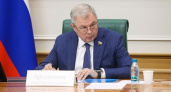 Сенатор Артамонов предложил перераспределить 2 триллиона рублей бюджета на массовый спорт и оборону